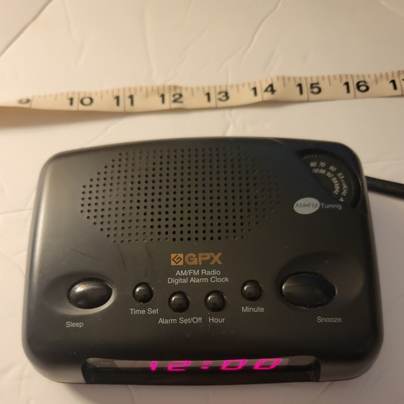 GPX Gran Prix Clock Radio AM/FM Model D501DDigital alarm clockFully functionin - Picture 4 of 7